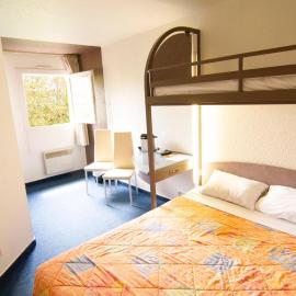 EGG HOTEL - HOTEL LES GENS DE MER Dieppe，位于迪耶普的酒店