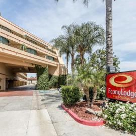Econo Lodge Inn & Suites Riverside - Corona,位于里弗赛德的酒店