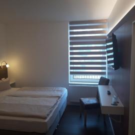 Hotel Weinert，位于新勃兰登堡的酒店