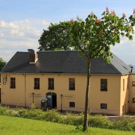 Pension und Gaststätte "Zur Brauschänke"，位于舍内克的酒店