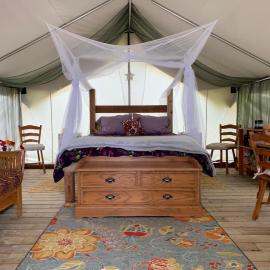 So Damn Lucky Glamping，位于尤克卢利特的酒店