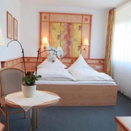 Hotel Wetterau - Self-Check-In，位于Wölfersheim的酒店