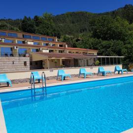 Hotel Lagoa Azul do Geres，位于吉尔斯的酒店