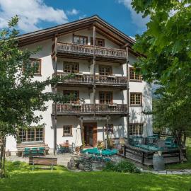 Hotel Ucliva，位于瓦尔腾斯堡的酒店