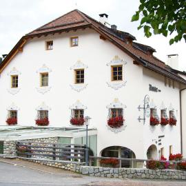 Gasthof/Albergo Dasser，位于圣马蒂诺-因巴迪亚的酒店