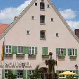 Hotel-Landgasthof Schuster，位于格雷丁的酒店