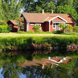 WESTERQVARN slussvaktarstuga，位于Mölntorp的酒店