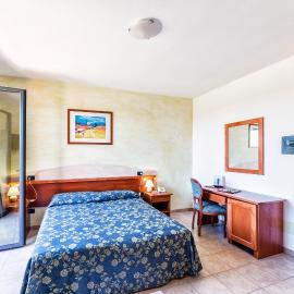 Hotel Il Melograno,位于坦皮奥袍沙尼亚的酒店