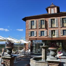 Villa Fontana Relais Suite & Spa，位于阿利亚诺泰尔梅的酒店