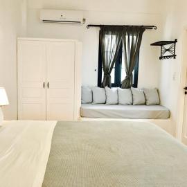 Sarakiniko View Studios，位于Mandrakia的酒店