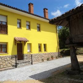 Apartamentos Rurales Pernús，位于科伦加的酒店