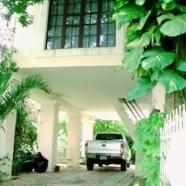 Hostal y Camping Villa Mercedes，位于蒂西明的酒店