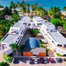 Puerto Plaza Las Terrenas，位于拉斯特拉纳斯的酒店