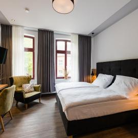 360 Grad Hotel & Bar,位于里尔的酒店