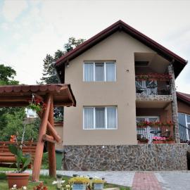 Bogdan si Raluca，位于克利默内什蒂的酒店