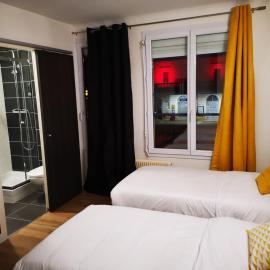 Hôtel Brasserie L'ESCALE à Bergerac,位于贝尔热拉克的酒店