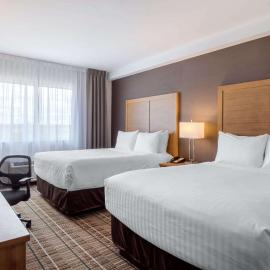 Quality Hotel,位于克拉伦维尔的酒店
