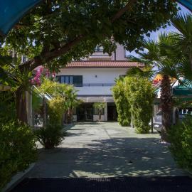 HOTEL ATENA，位于奇尔奥马里纳的酒店