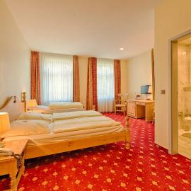 Hotel Kronprinz Garni，位于明登的酒店