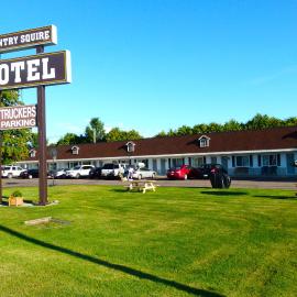Country Squire Motel，位于Arnprior的酒店