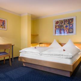 acora Karlsruhe Zentrum Living the City，位于卡尔斯鲁厄的酒店