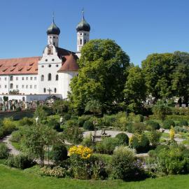 Gäste- und Tagungszentrum im Don Bosco Kloster Benediktbeuern，位于贝内迪克特博依恩的酒店