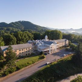 Lambuth Inn，位于Lake Junaluska的酒店