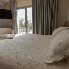 Apart Hotel Rivadavia 815，位于内乌肯的酒店