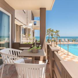 Girogiali beach hotel - Adults only，位于斯塔罗斯的酒店