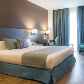 Hotel Land Plaza La Plata，位于拉普拉塔的酒店