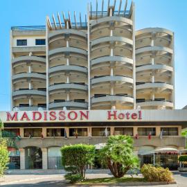 Madisson Hotel，位于朱尼耶的酒店