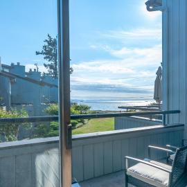 Oceanview Escape at Birch Bay with indoor Pool & Hot Tub，位于布莱恩的酒店