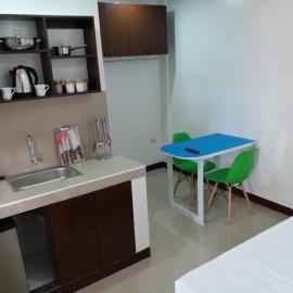 Clark-Pad Inn, Angeles City，位于安吉利斯的酒店