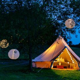 Lloyds Meadow Glamping，位于切斯特的酒店