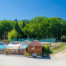 Camping de Maillac，位于Sainte-Nathalène的酒店