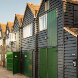 Whitstable Fisherman's Huts，位于惠茨特布尔的酒店