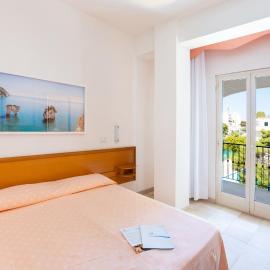 Hotel Mediterraneo，位于维耶斯泰的酒店