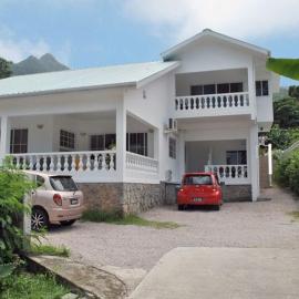 Rowsvilla Guest House，位于博瓦隆的酒店