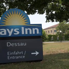 Days Inn Dessau，位于德绍的酒店