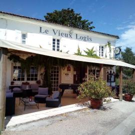 Le Vieux Logis de Clam，位于Clam的酒店