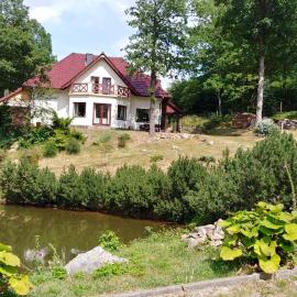 Apartament Bukowy Las，位于Zachełmie的酒店