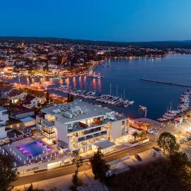 Luxury Hotel Riva，位于马林斯卡的酒店