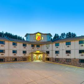 Super 8 by Wyndham Hill City/Mt Rushmore/ Area，位于希尔城的酒店