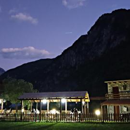 Guest House Flodisa，位于泰斯的酒店