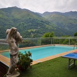 Chalet con Piscina，位于Garzeno的酒店
