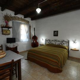 Locanda La Rosa,位于Pauli Arbarei的酒店