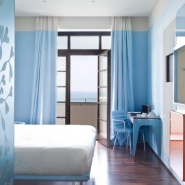 JR Hotels Bari Grande Albergo delle Nazioni，位于巴里的酒店
