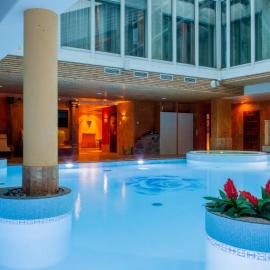 Grand Rose SPA Hotel，位于库雷萨雷的酒店