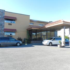 L'Auberge de l'Aeroport Inn，位于多瓦尔的酒店