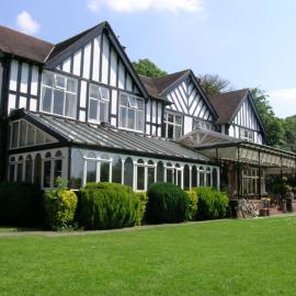 The oaklands hotel,位于Weaverham的酒店